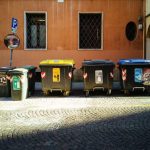 De soorten afvalcontainers voor thuis en op de bouw