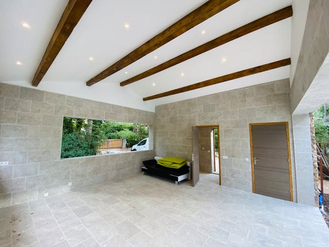 Een poolhouse gebruiken als ontspanningsruimte in de tuin